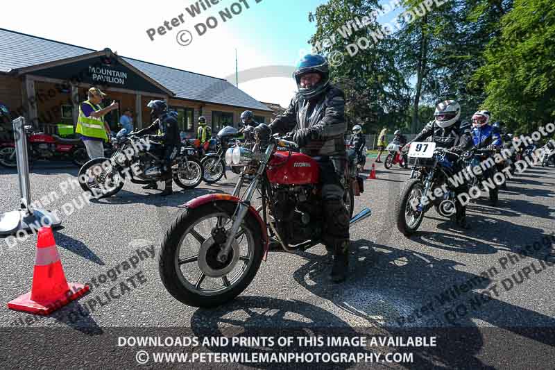 cadwell park;cadwell park photographs;cadwell trackday photographs;enduro digital images;event digital images;eventdigitalimages;peter wileman photography;racing digital images;trackday digital images;trackday photos